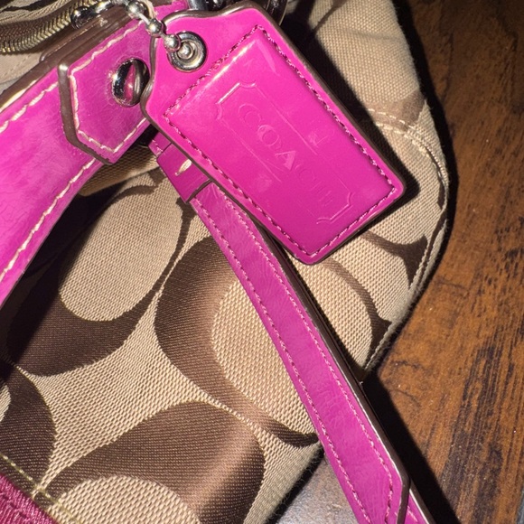 Coach Khaki and Fuchsia Shoulder Bag with Signature Monogram - Picture 5 of 5